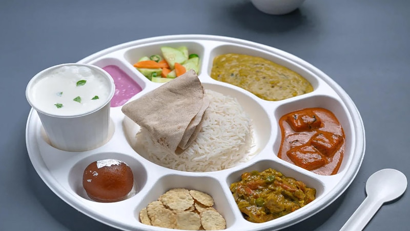 disposable dinner plate