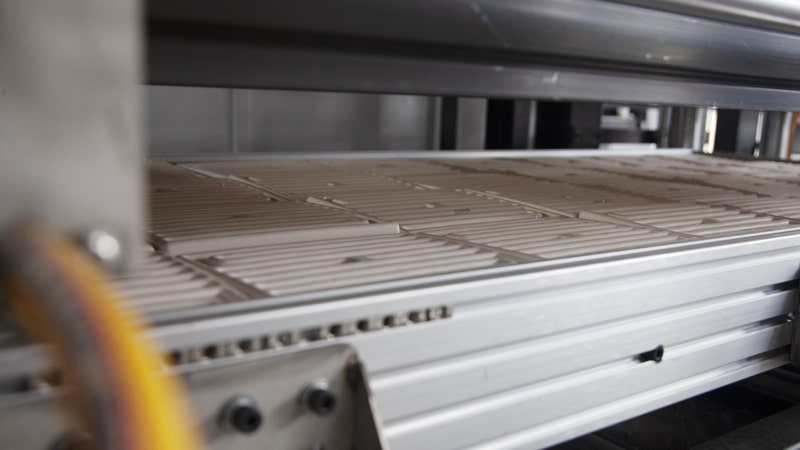 Thermoforming machine heating platen
