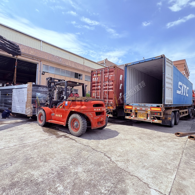 Container loading dimensions for plastic thermoforming machines