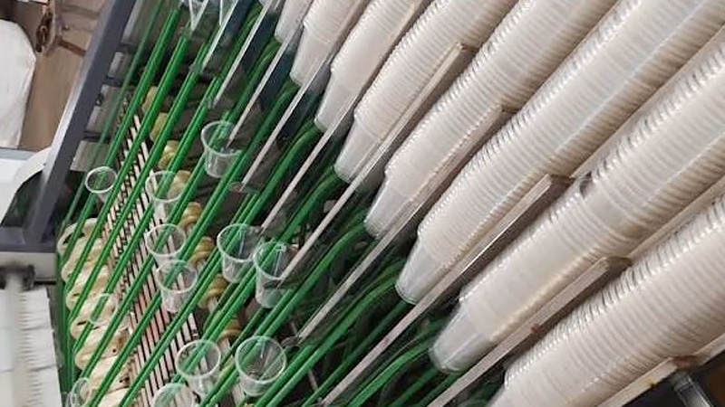 Fully-automatic-plastic-cup-stacking