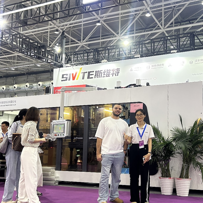 Plastic-Thermoforming-Machine-Exhibition01