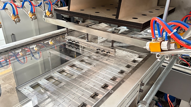 Universal-mold-table-for-aluminum-copper-and-plaster-molds